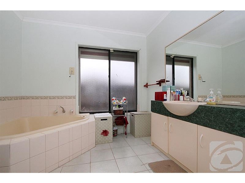 10 Alexander Close, Delahey VIC 3037