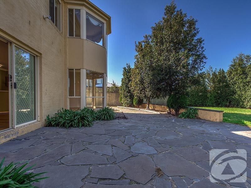 12 Goulburn Way, Taylors Lakes VIC 3038