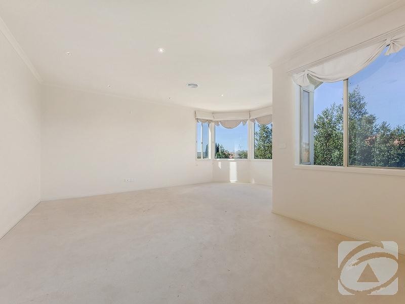 12 Goulburn Way, Taylors Lakes VIC 3038