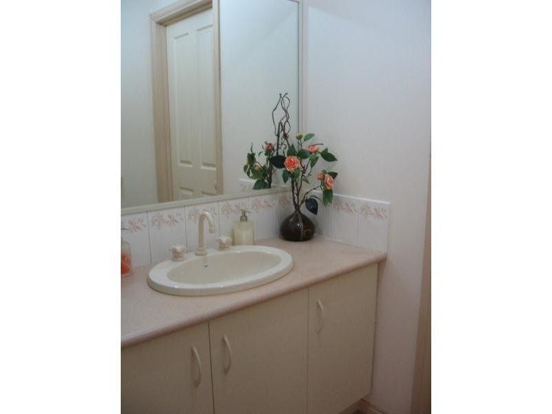 30 Kelland Avenue, Hillside VIC 3037