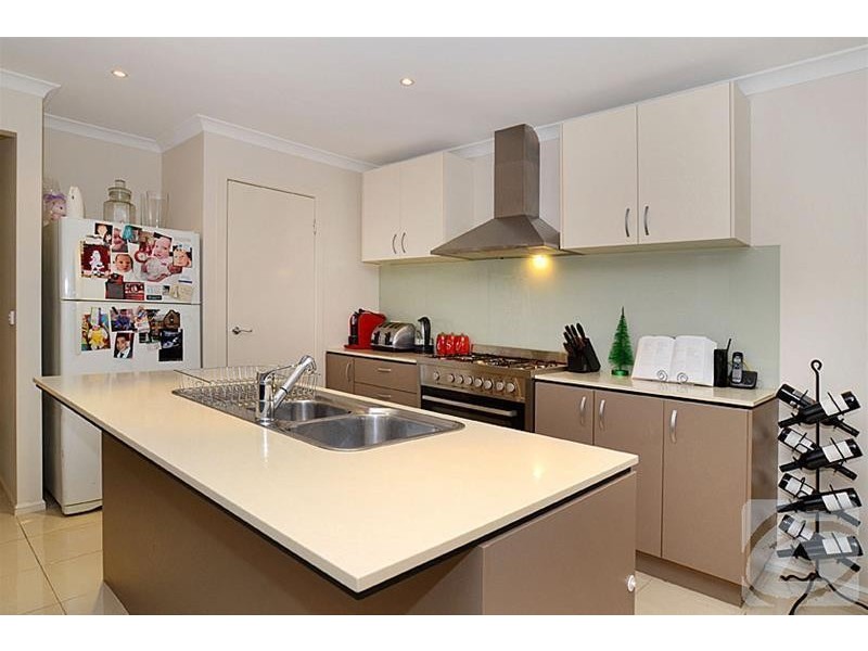 2 Synergy Court, Taylors Hill VIC 3037