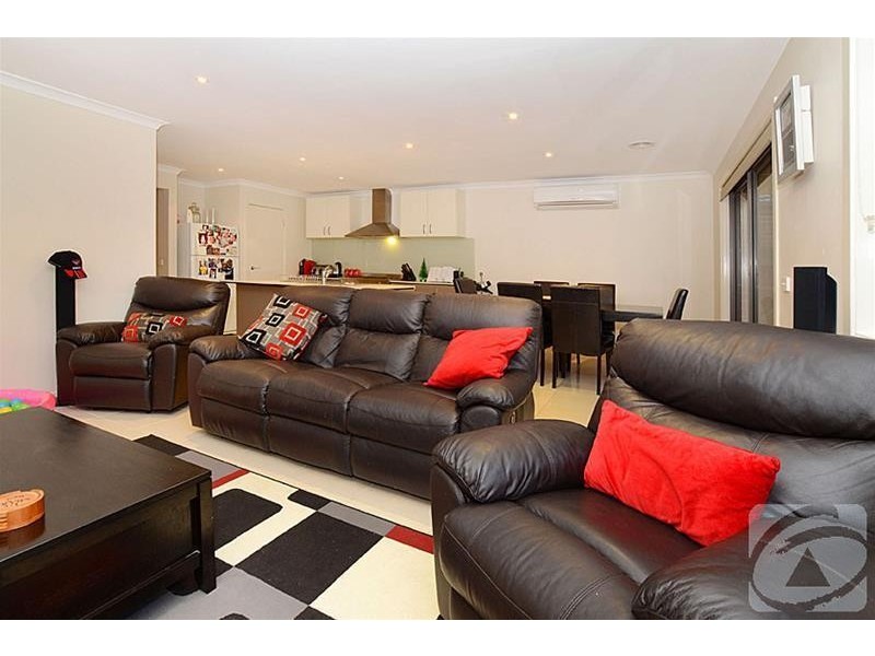 2 Synergy Court, Taylors Hill VIC 3037