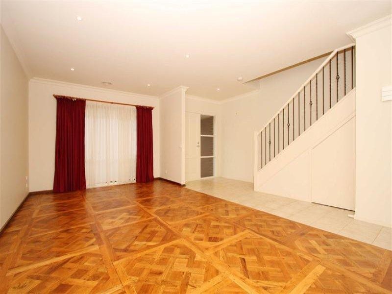 9D Wentworth Drive, Taylors Lakes VIC 3038