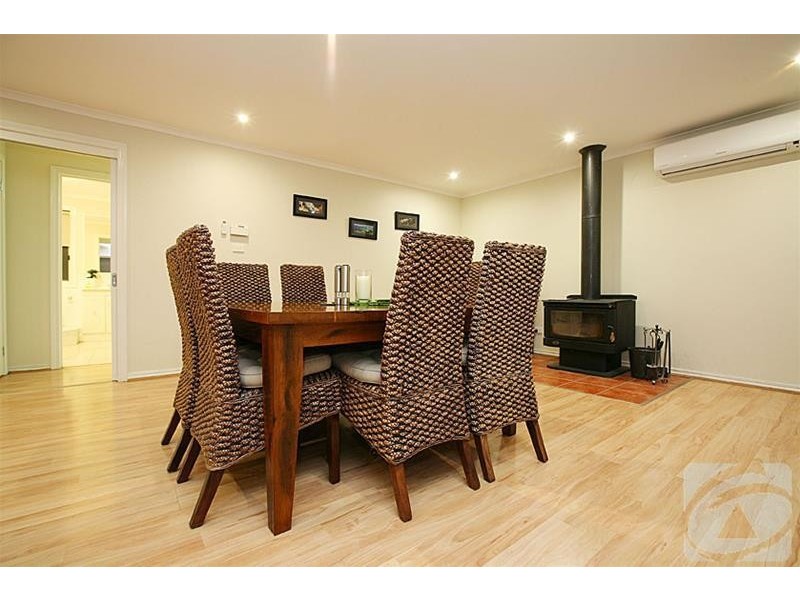 10 Darriwil Close, Delahey VIC 3037