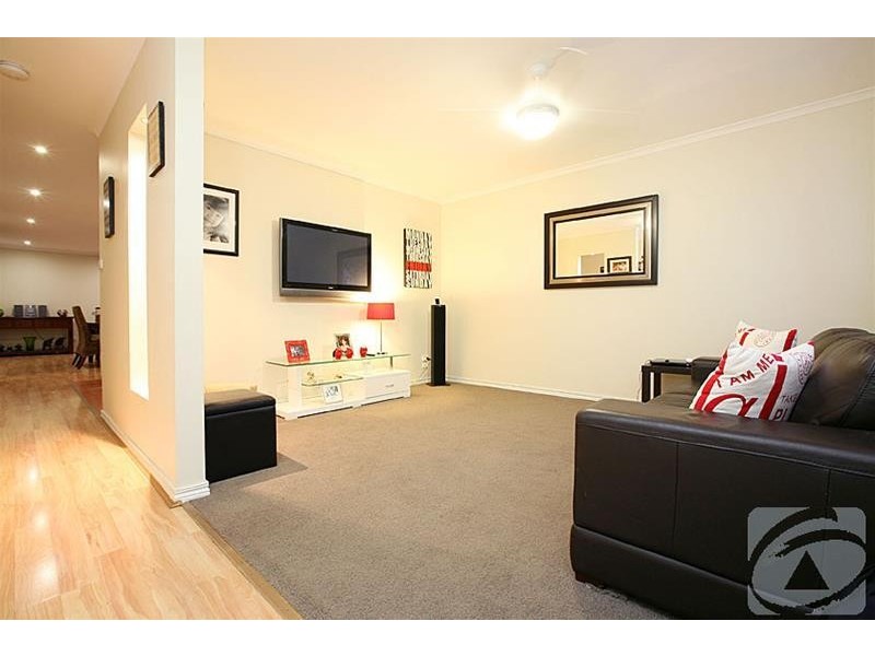 10 Darriwil Close, Delahey VIC 3037