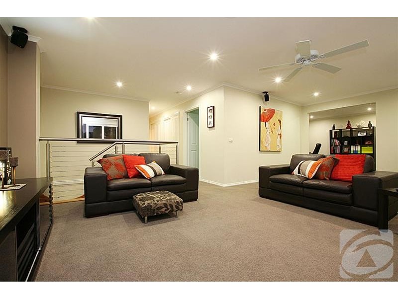 10 Darriwil Close, Delahey VIC 3037