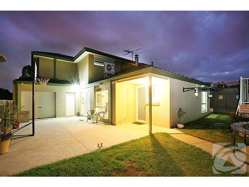 10 Darriwil Close, Delahey VIC 3037