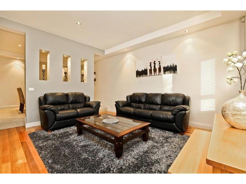 4 Sovereign Way, Hillside VIC 3037