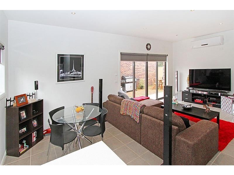 7/28 Buckingham Street, Sydenham VIC 3037