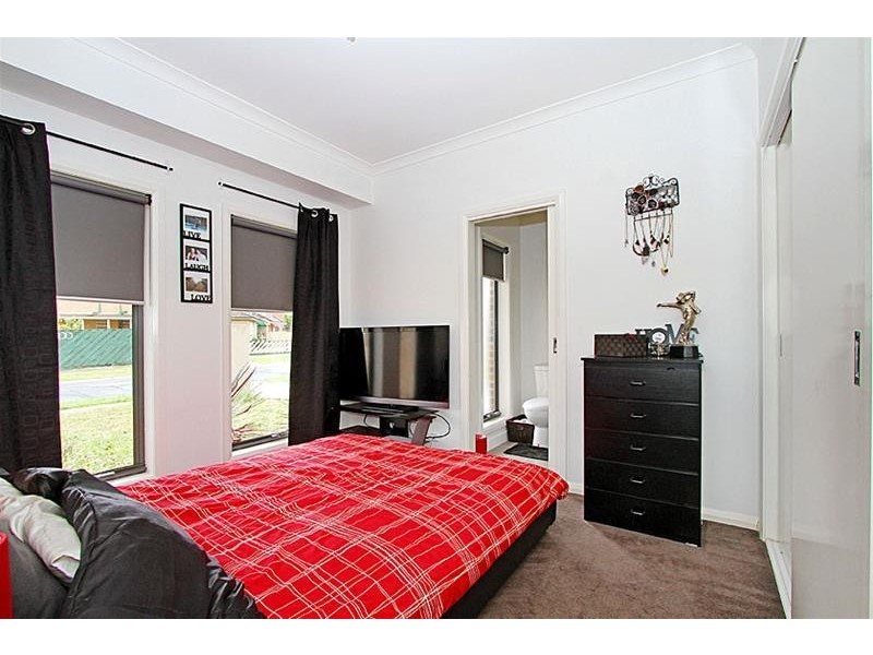 7/28 Buckingham Street, Sydenham VIC 3037