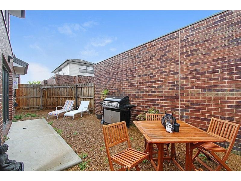 7/28 Buckingham Street, Sydenham VIC 3037