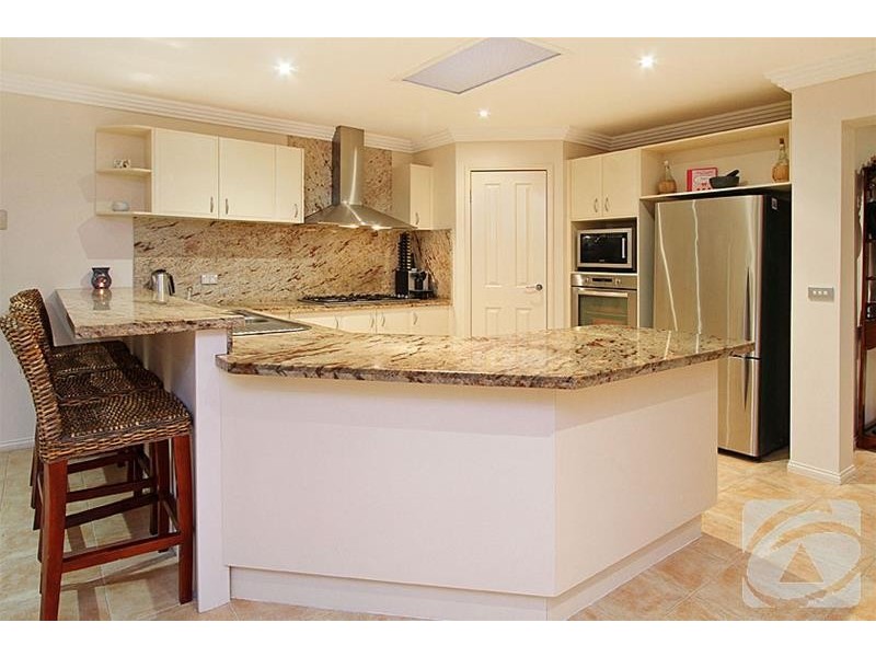 12 Wattle Valley Drive, Hillside VIC 3037