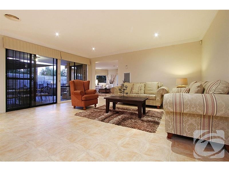 12 Wattle Valley Drive, Hillside VIC 3037