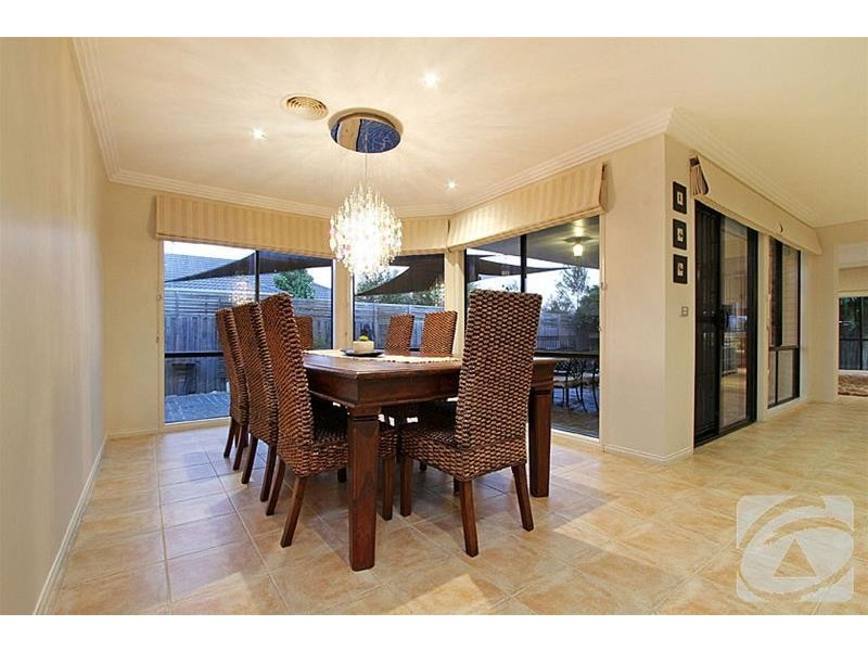 12 Wattle Valley Drive, Hillside VIC 3037