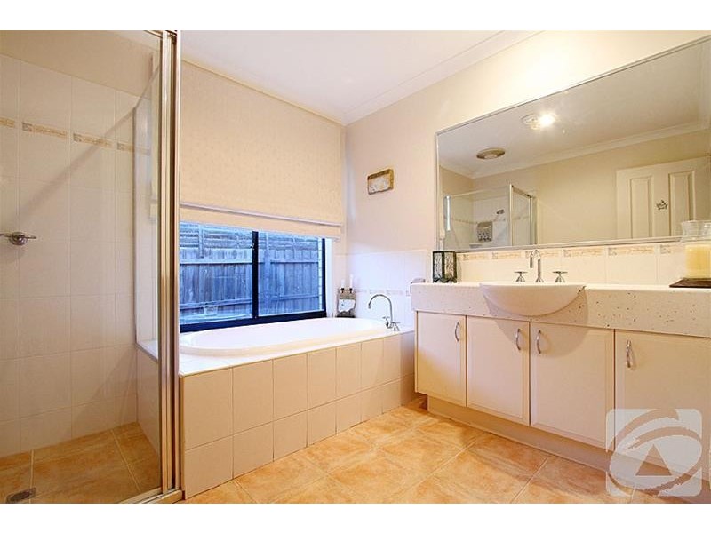 12 Wattle Valley Drive, Hillside VIC 3037