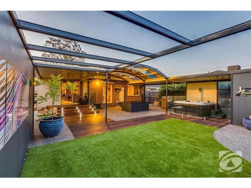 10 Medina Road, Keilor Downs VIC 3038