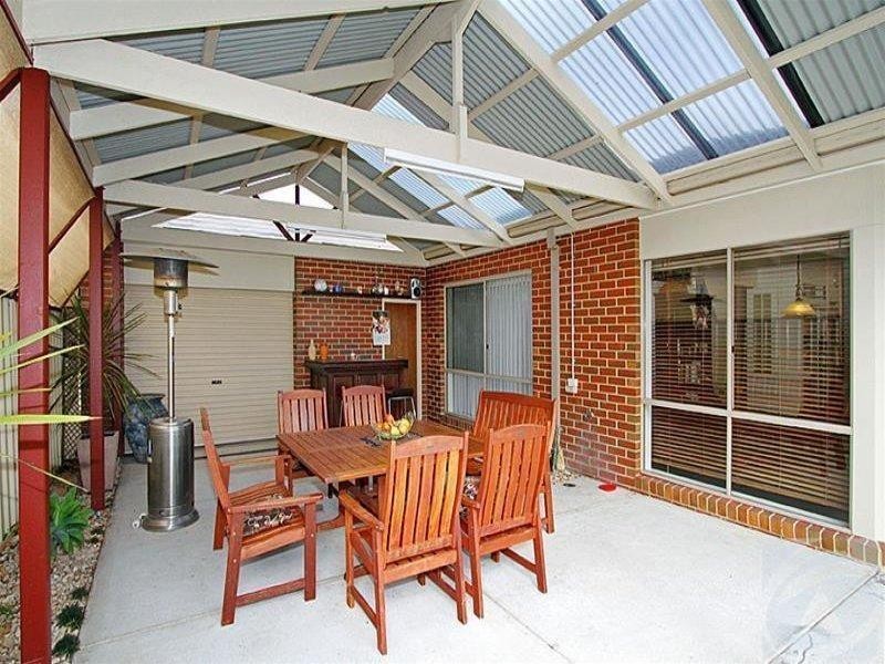 16 Tamora Way, Sydenham VIC 3037