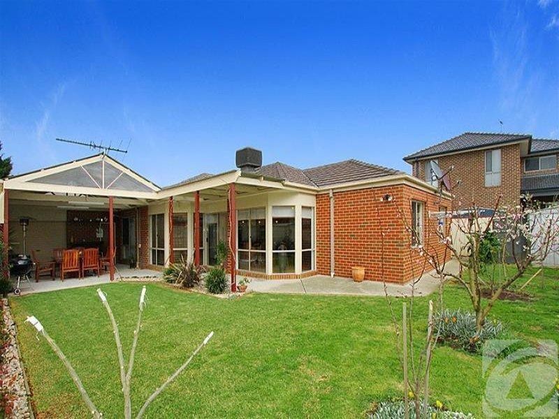 16 Tamora Way, Sydenham VIC 3037