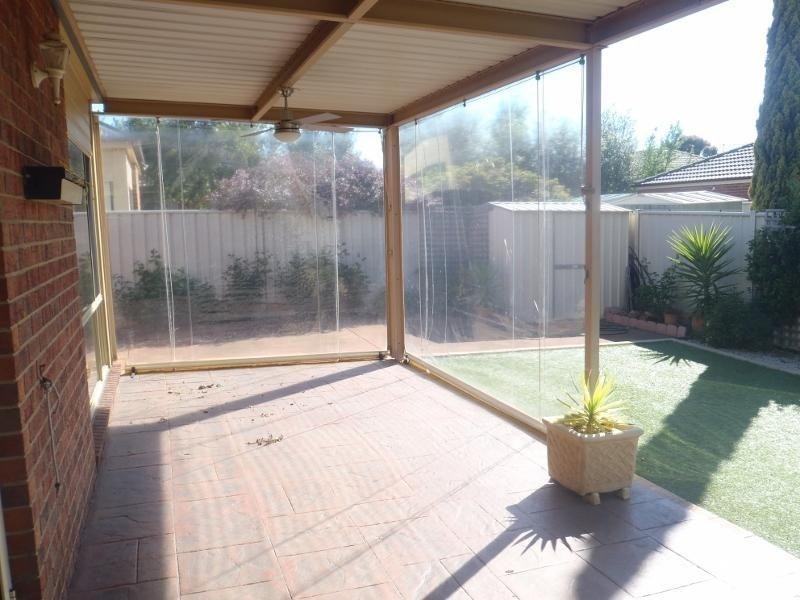 12 Castlemaine Way, Caroline Springs VIC 3023