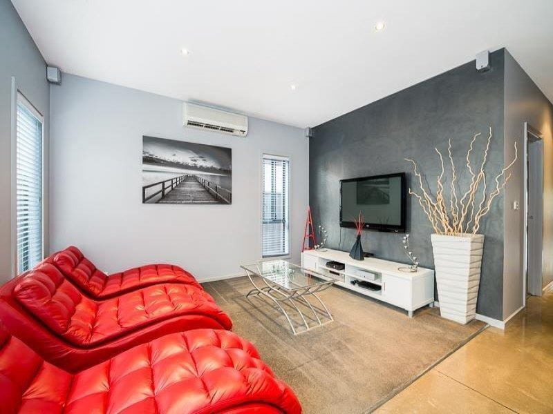 6 Streeton Avenue, Caroline Springs VIC 3023