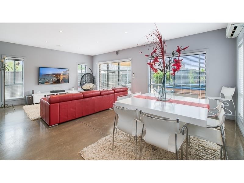6 Streeton Avenue, Caroline Springs VIC 3023