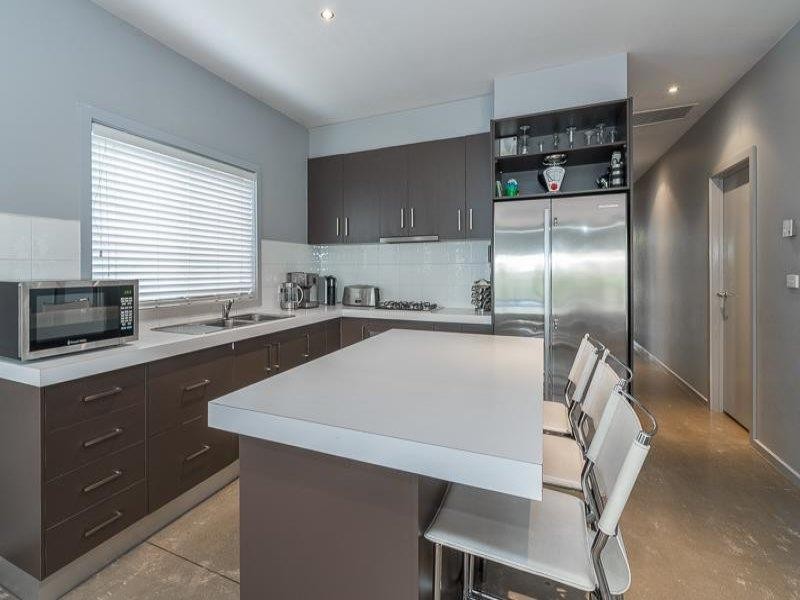 6 Streeton Avenue, Caroline Springs VIC 3023