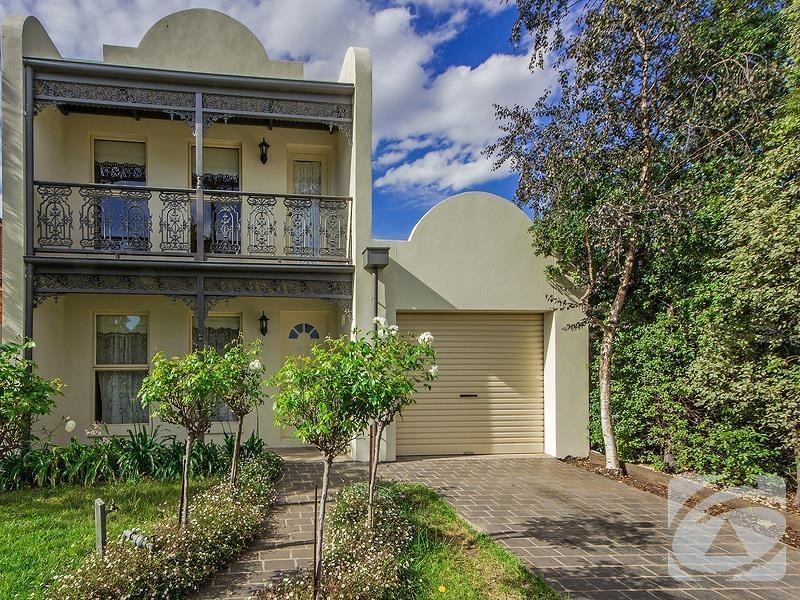 5 Emerald Court, Caroline Springs VIC 3023