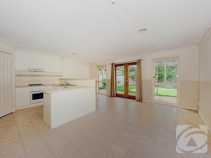 5 Emerald Court, Caroline Springs VIC 3023