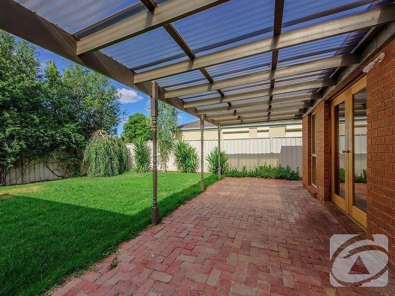 5 Emerald Court, Caroline Springs VIC 3023