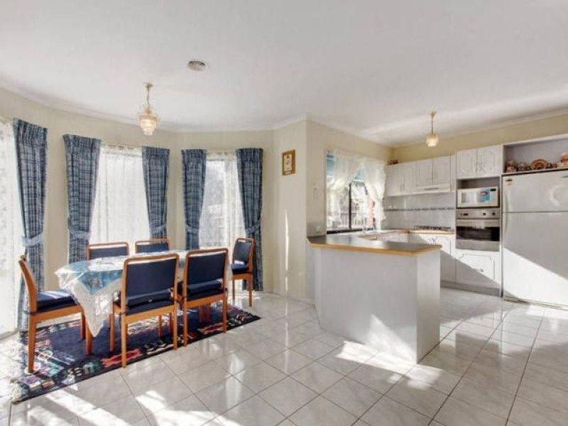 12 Rowell Place, Taylors Lakes VIC 3038