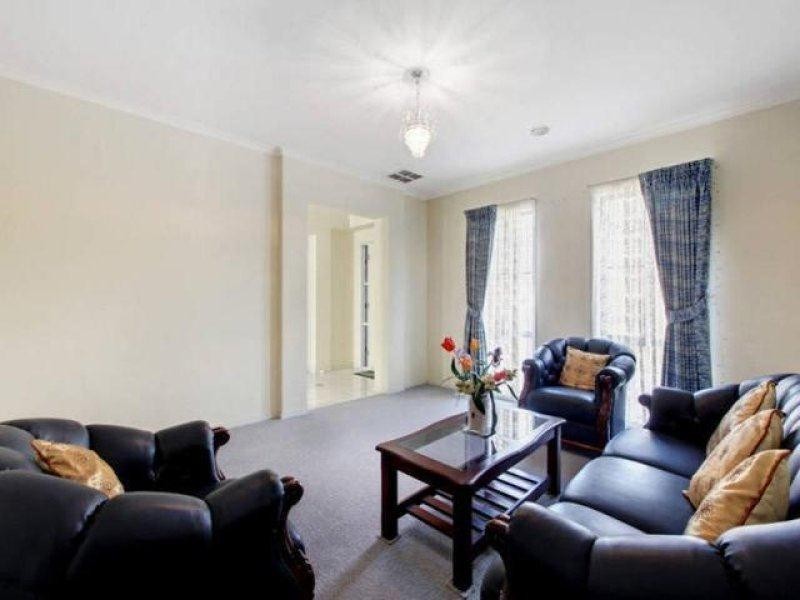 12 Rowell Place, Taylors Lakes VIC 3038