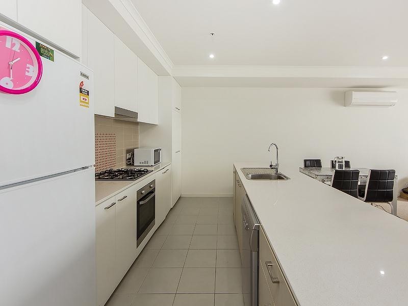 14/76 The Esplanade, Caroline Springs VIC 3023