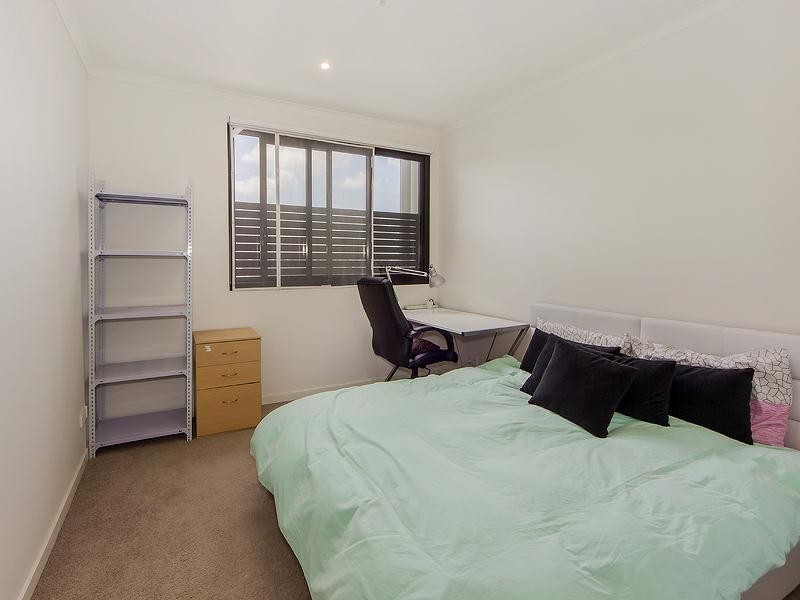 14/76 The Esplanade, Caroline Springs VIC 3023