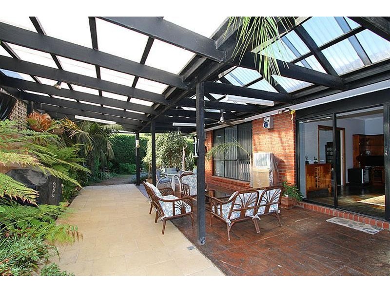 4 Queens Parade, Hillside VIC 3037