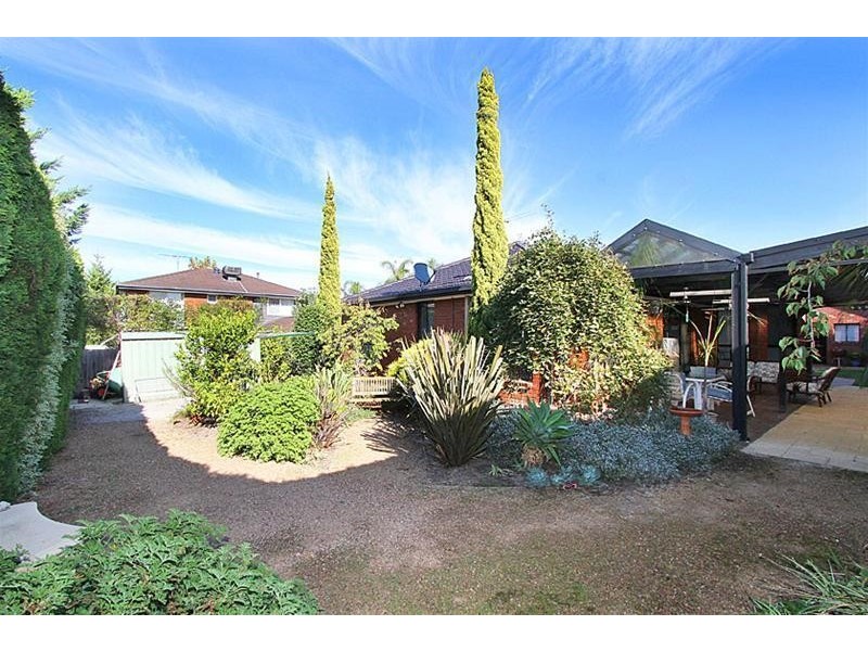 4 Queens Parade, Hillside VIC 3037