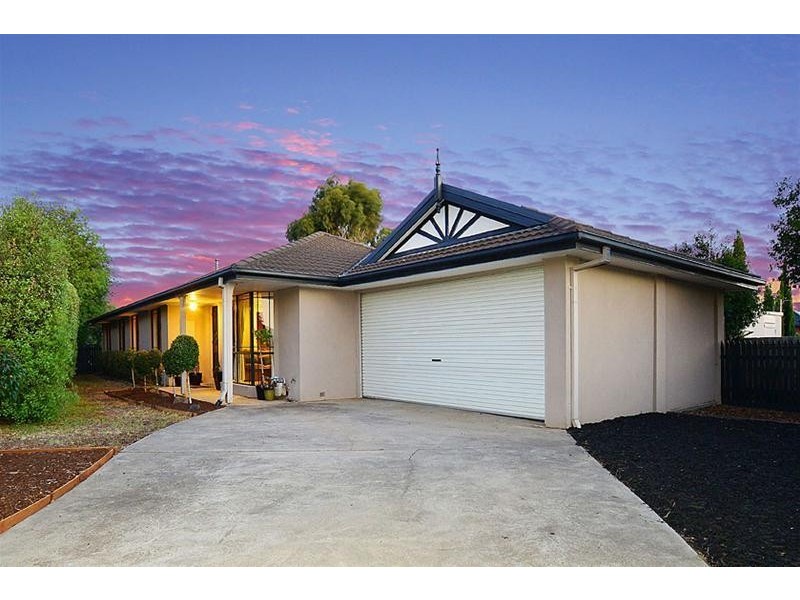 11 Rockwall Close, Sydenham VIC 3037