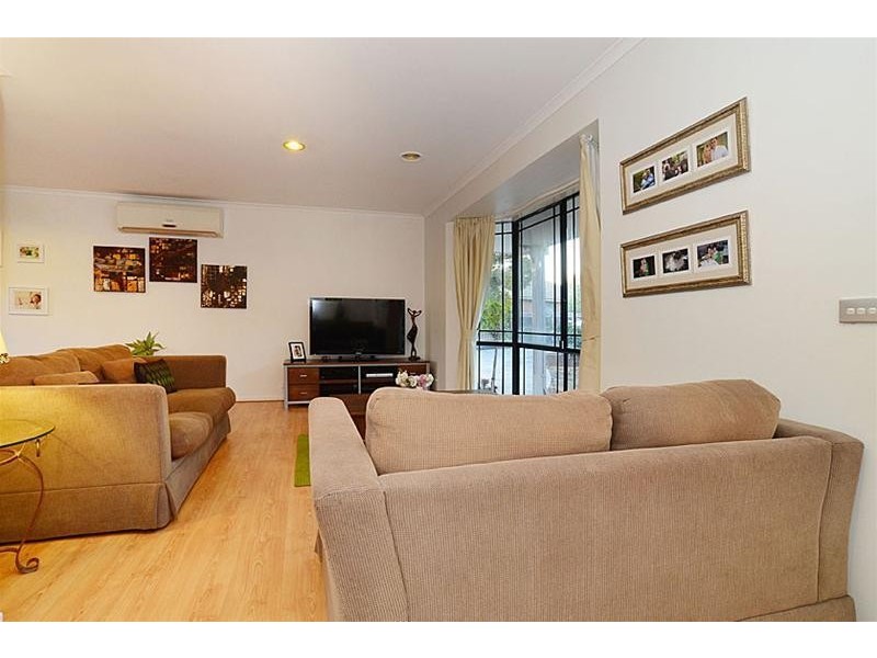 11 Rockwall Close, Sydenham VIC 3037