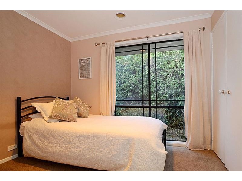 11 Rockwall Close, Sydenham VIC 3037