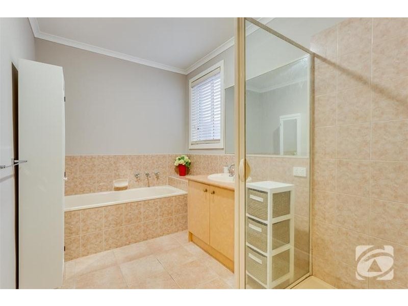 12 Marlock Way, Delahey VIC 3037