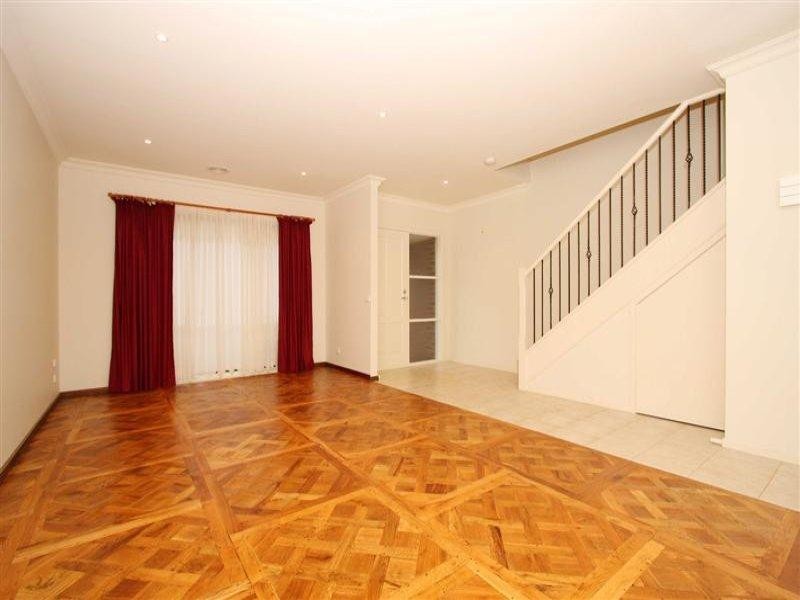 9D Wentworth Drive, Taylors Lakes VIC 3038