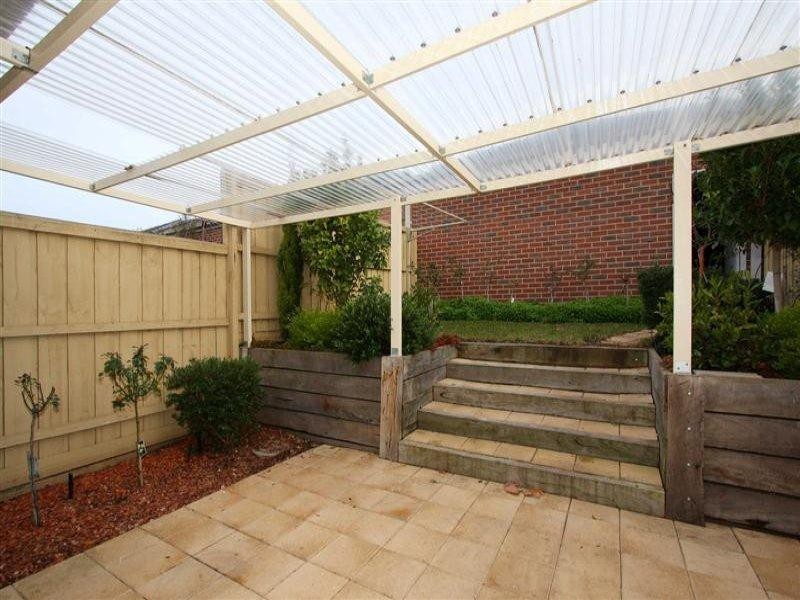 9D Wentworth Drive, Taylors Lakes VIC 3038