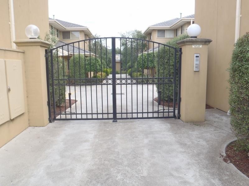 4/70 Community Hub, Sydenham VIC 3037