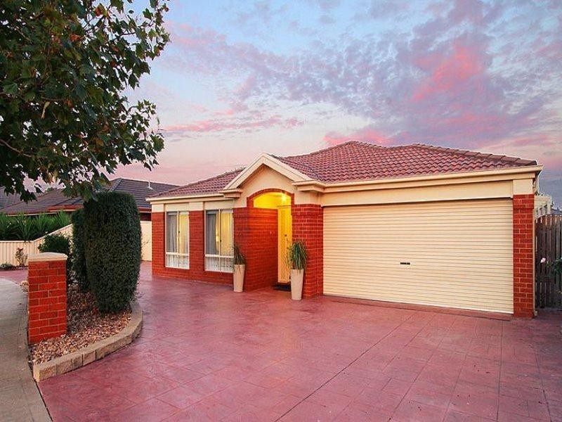 70 Royal Crescent, Hillside VIC 3037