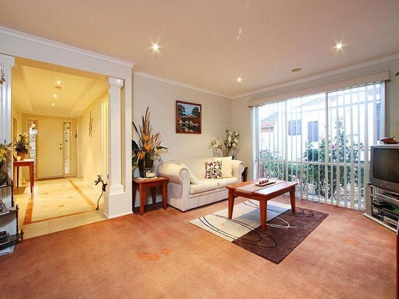 70 Royal Crescent, Hillside VIC 3037