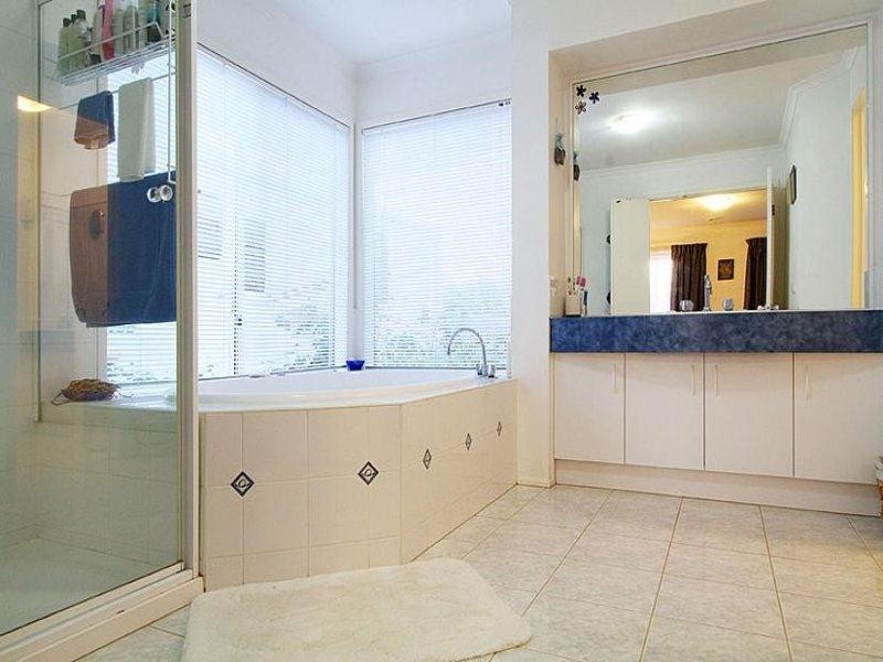 70 Royal Crescent, Hillside VIC 3037