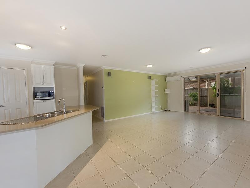 18 Arbour Boulevard, Burnside Heights VIC 3023