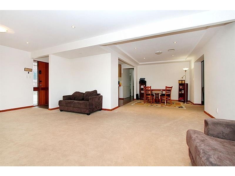 1/20 Beaumont Court, Sydenham VIC 3037