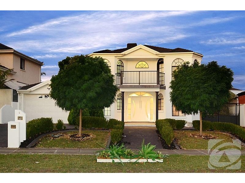 4 Buchanan Court, Taylors Lakes VIC 3038