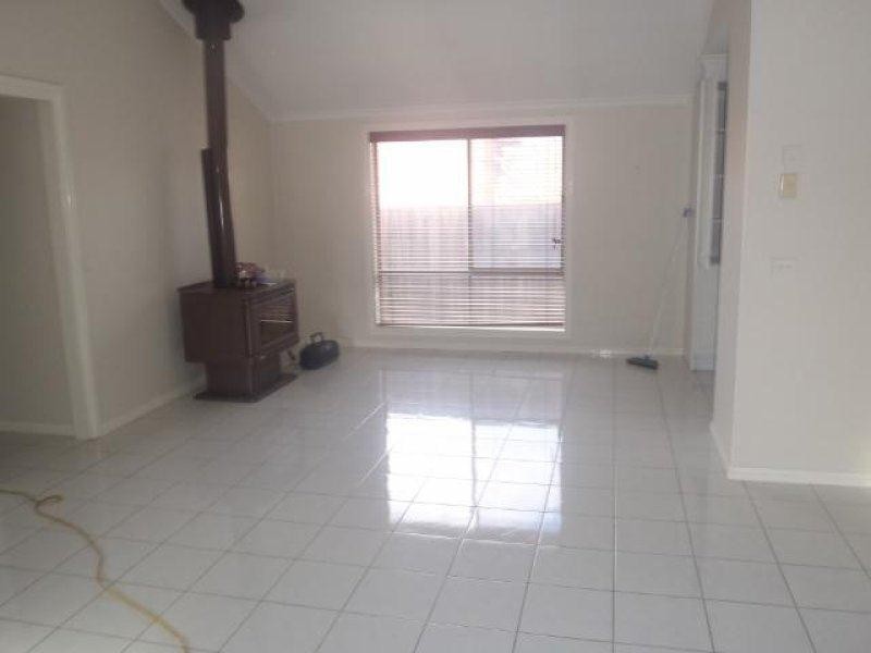 31 Manchester Drive, Sydenham VIC 3037