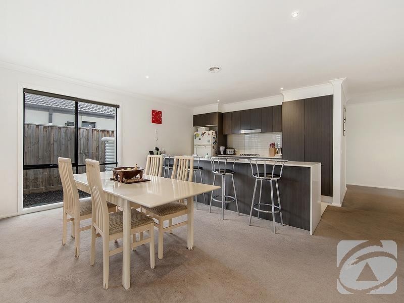 21 Belleville Close, Burnside Heights VIC 3023